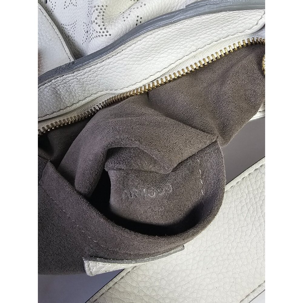 LOUIS VUITTON Mahina Solar PM White Perforated Leather Shoulder Bag Monogram LV - Picture 16 of 16